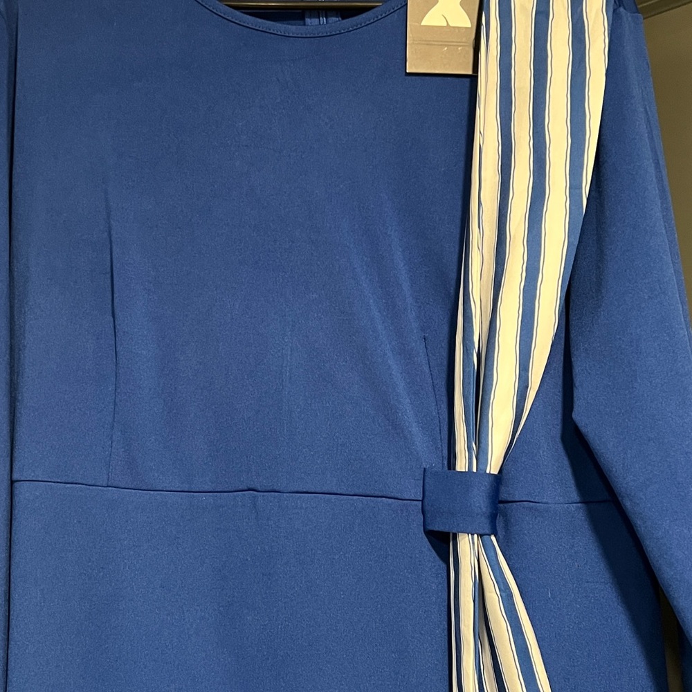 18. Chic Long Sleeve Blue Dress with Striped Detail - Picture 2 of 5